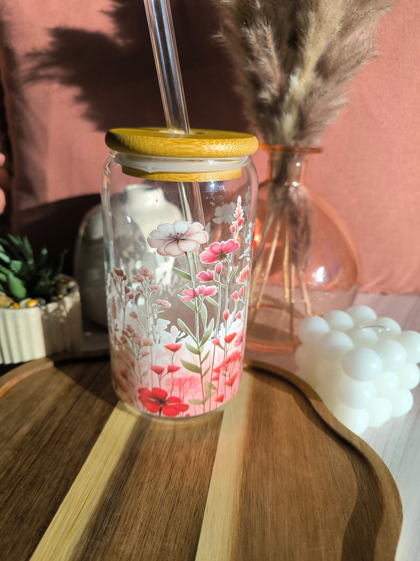 Verre en verre motif fleurs des champs – Bouchon bambou & paille en verre (500 ml)